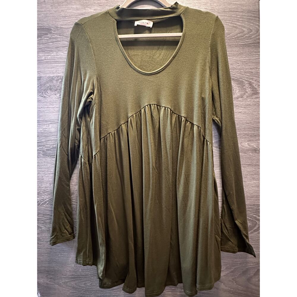 Green baby doll boutique top (L)